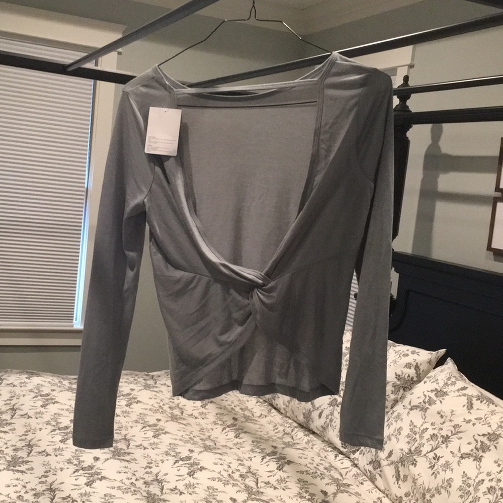 Gapfit cool dry long sleeve shirt with open back